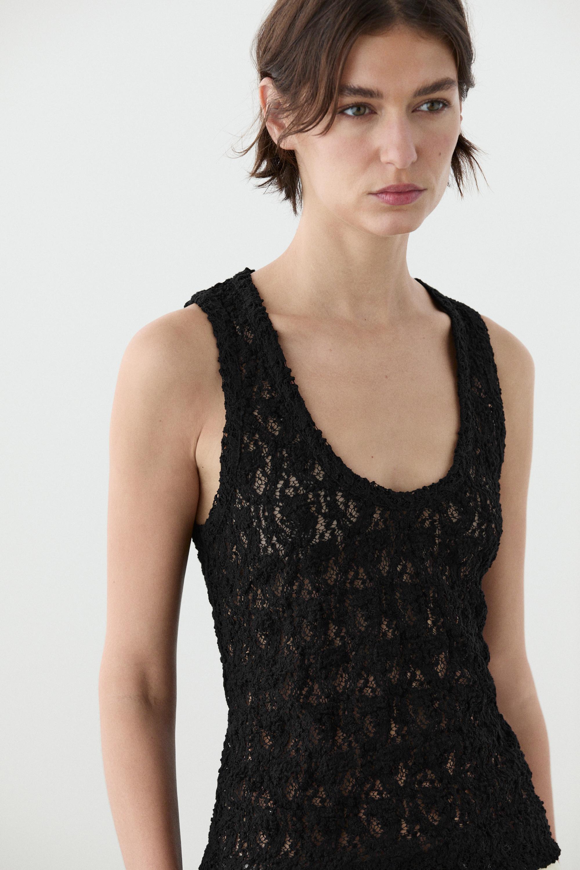 Round neck lace top